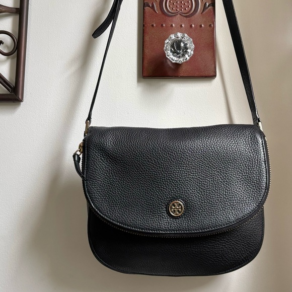 Tory Burch 🔥 Robinson Fold Over Messenger Black Pebbled Leather Crossbody Bag - Picture 2 of 12